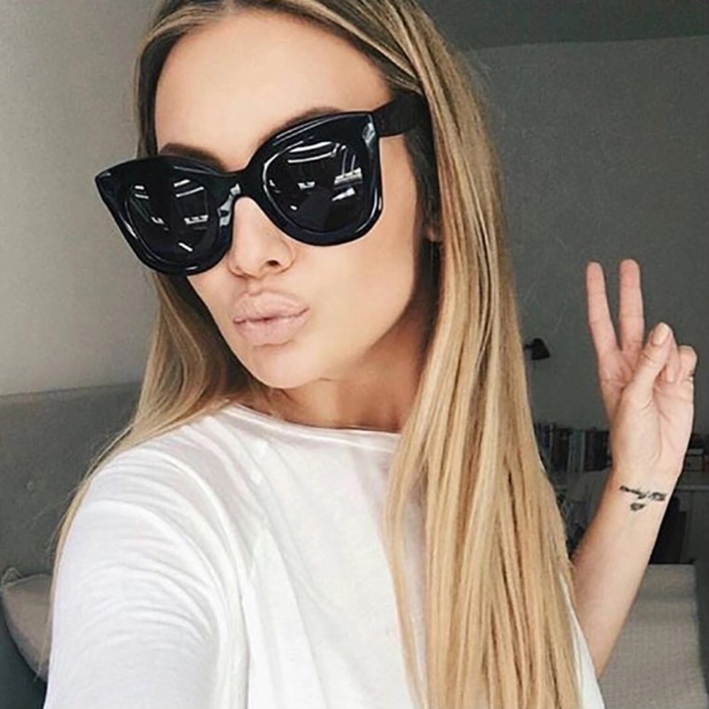 Black cat eye glasses 